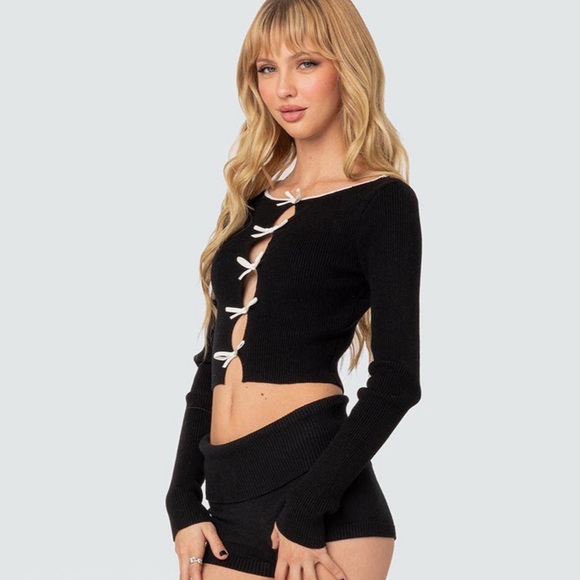 EDIKTED Billy Bow Cutout Rib Black & White Crop Top - Picture 6 of 10